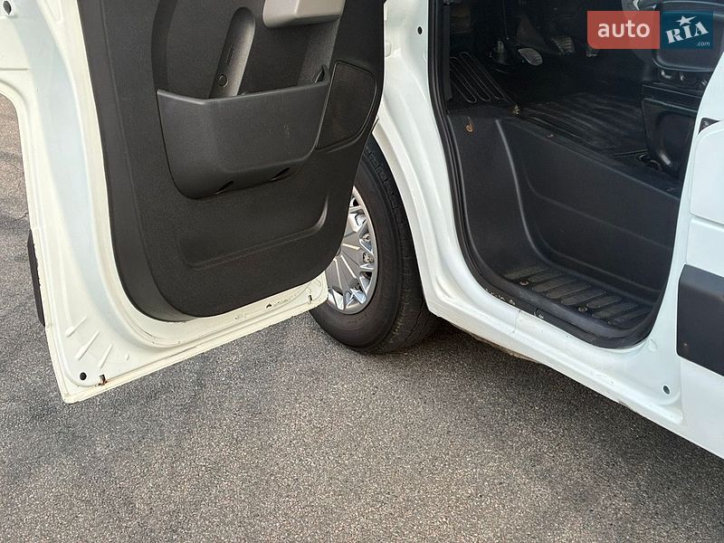 Грузовой фургон Renault Master 2014 в Киеве