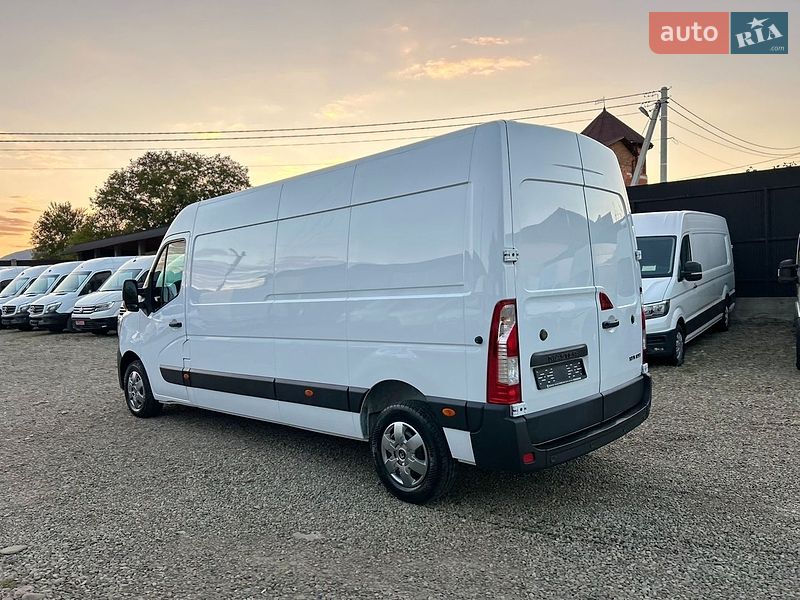 Грузовой фургон Renault Master 2022 в Хусте