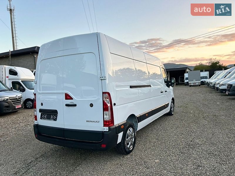 Грузовой фургон Renault Master 2022 в Хусте