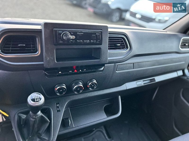 Грузовой фургон Renault Master 2022 в Хусте