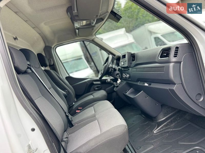 Вантажний фургон Renault Master 2024 в Хусті