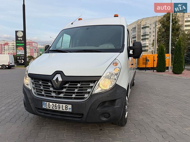 Грузопассажирский фургон Renault Master 2017 в Луцке