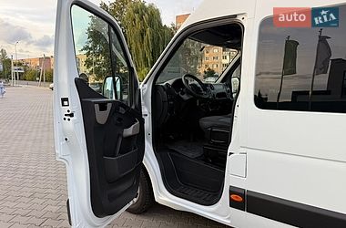 Грузопассажирский фургон Renault Master 2017 в Луцке