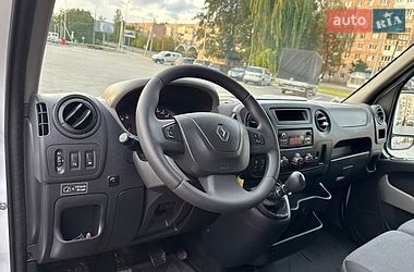 Грузопассажирский фургон Renault Master 2017 в Луцке