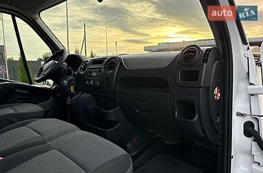 Грузопассажирский фургон Renault Master 2017 в Луцке