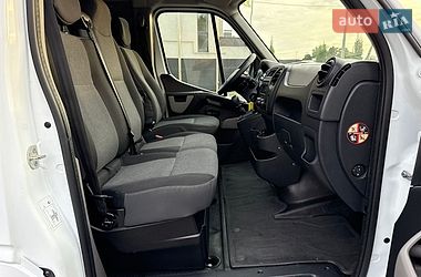 Грузопассажирский фургон Renault Master 2017 в Луцке