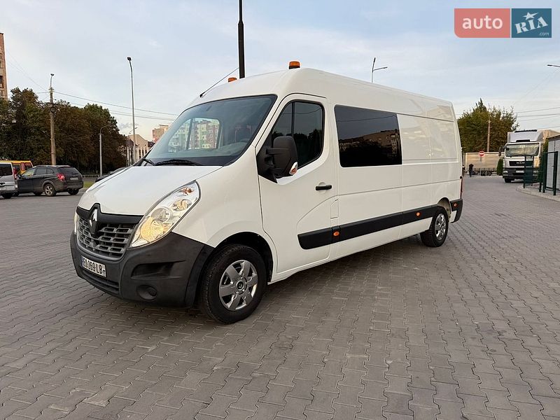 Грузопассажирский фургон Renault Master 2017 в Луцке