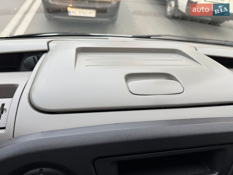 Грузопассажирский фургон Renault Master 2017 в Луцке