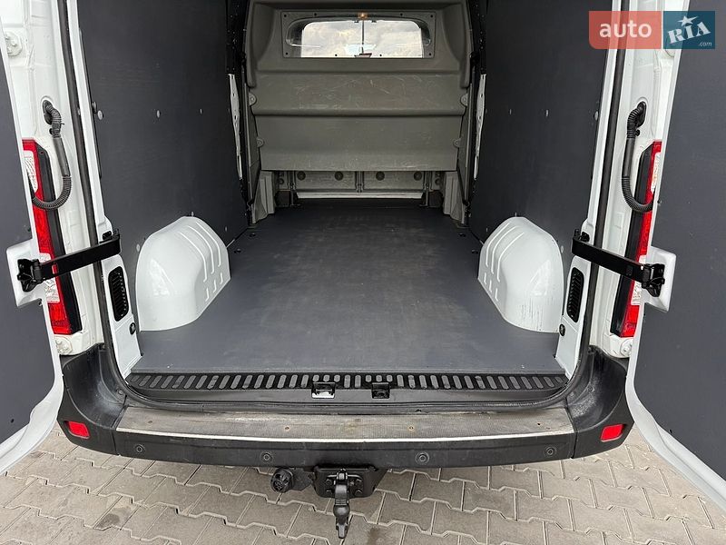 Грузопассажирский фургон Renault Master 2017 в Луцке