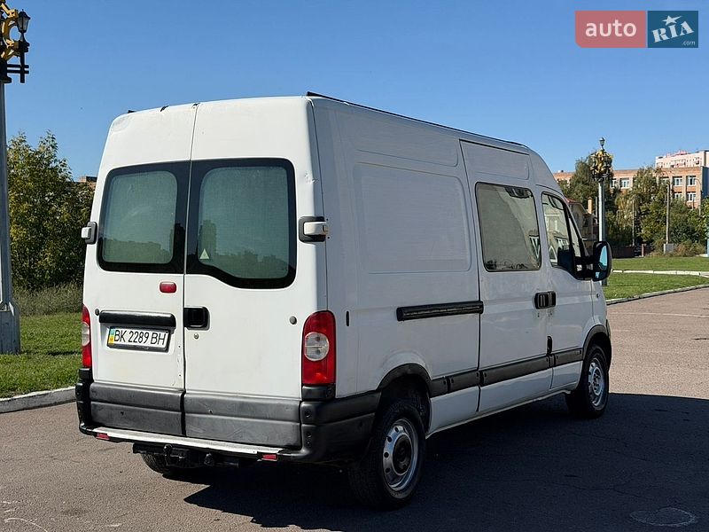 Вантажний фургон Renault Master 2006 в Рівному