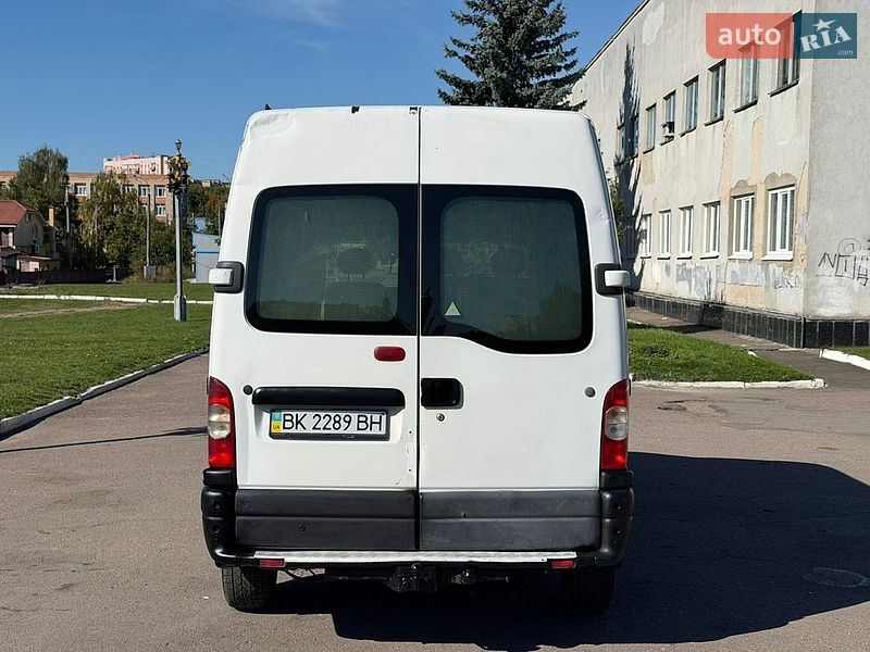 Вантажний фургон Renault Master 2006 в Рівному