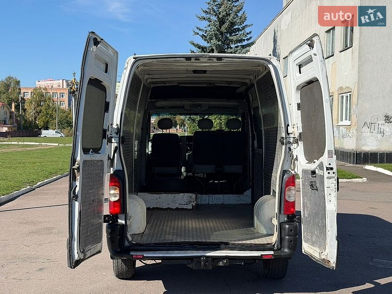 Вантажний фургон Renault Master 2006 в Рівному
