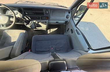 Вантажний фургон Renault Master 2006 в Рівному