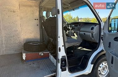 Вантажний фургон Renault Master 2006 в Рівному