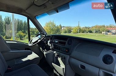 Вантажний фургон Renault Master 2006 в Рівному