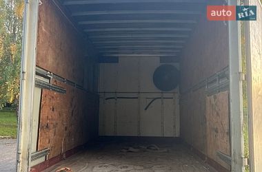 Вантажний фургон Renault Master 2008 в Рівному