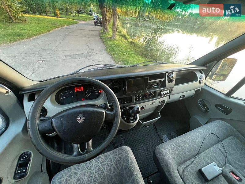 Вантажний фургон Renault Master 2008 в Рівному