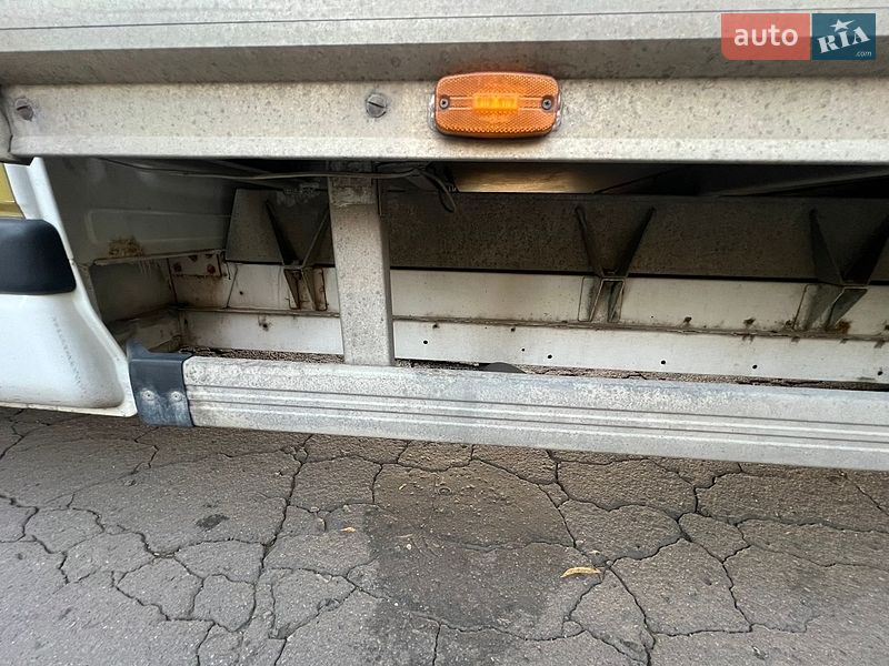 Вантажний фургон Renault Master 2008 в Рівному