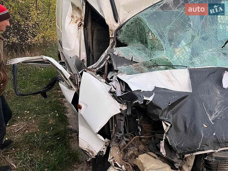 Грузовой фургон Renault Master 2006 в Львове