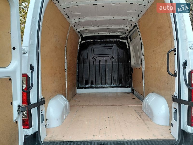 Вантажний фургон Renault Master 2023 в Івано-Франківську