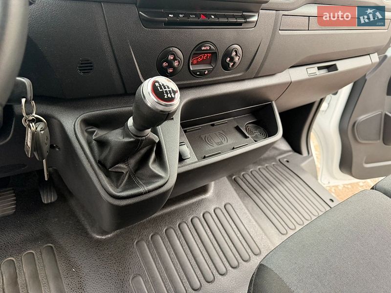 Другие грузовики Renault Master 2024 в Ровно