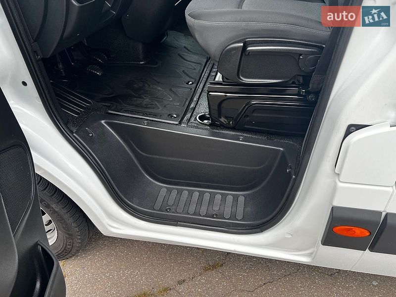 Грузовой фургон Renault Master 2019 в Бердичеве