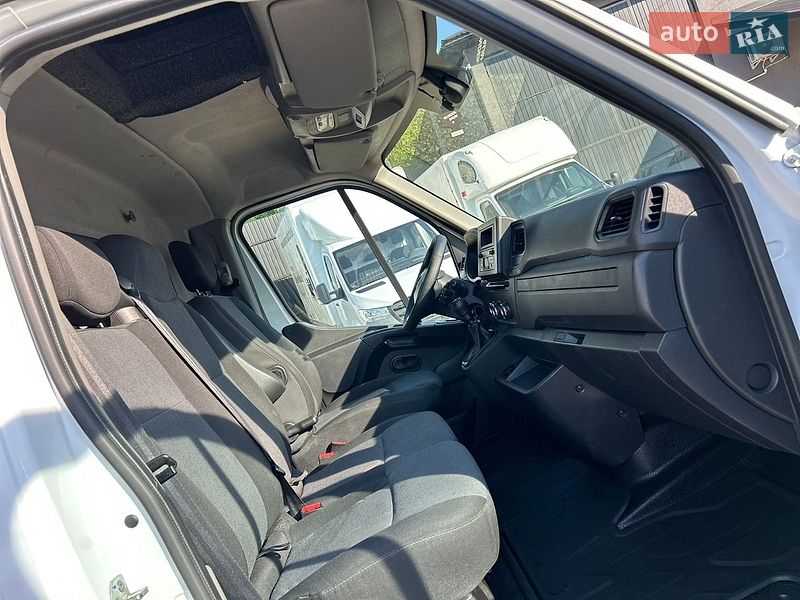 Тентований Renault Master 2023 в Хусті