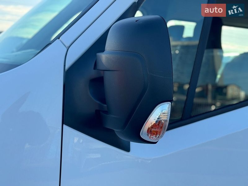 Грузопассажирский фургон Renault Master 2020 в Киеве