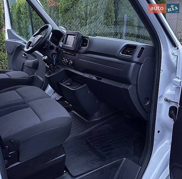 Грузовой фургон Renault Master 2021 в Луцке