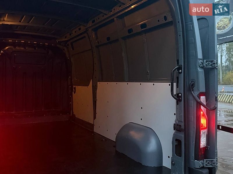Грузовой фургон Renault Master 2023 в Днепре
