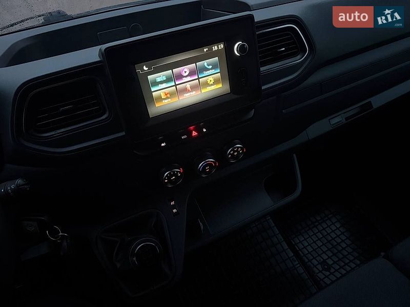 Грузовой фургон Renault Master 2023 в Днепре