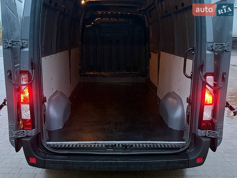 Грузовой фургон Renault Master 2023 в Днепре