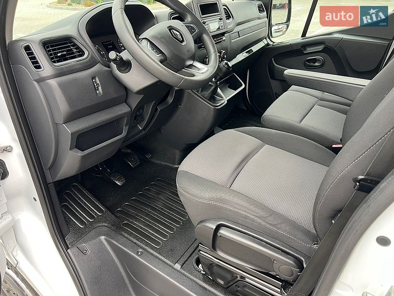 Вантажний фургон Renault Master 2022 в Дубні