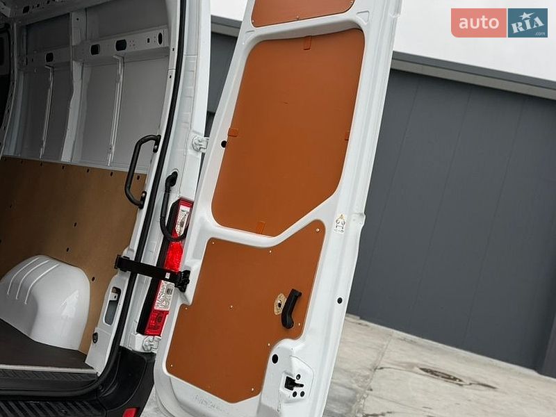 Вантажний фургон Renault Master 2022 в Дубні
