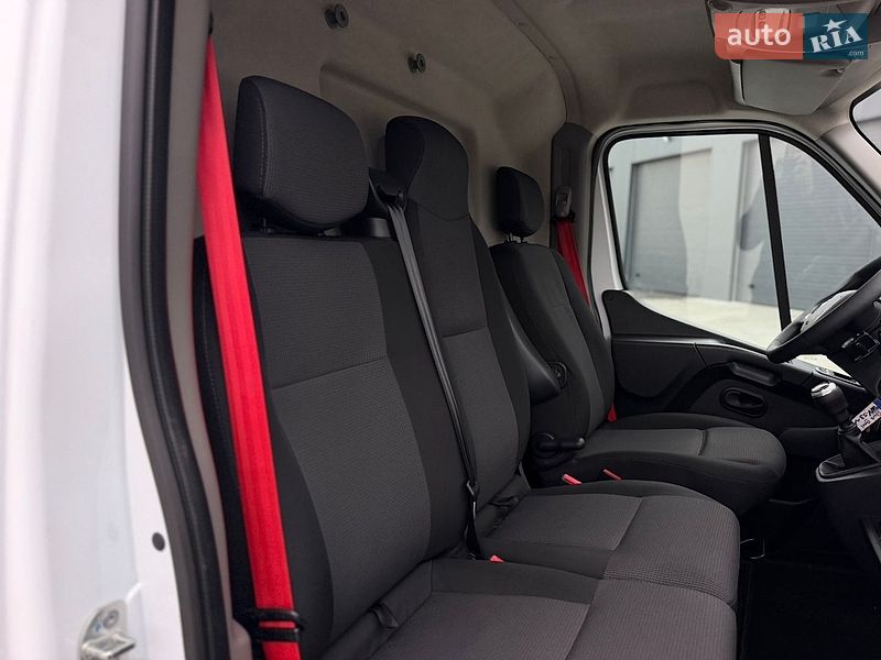 Вантажний фургон Renault Master 2022 в Дубні