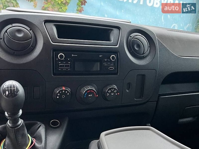 Вантажний фургон Renault Master 2015 в Києві