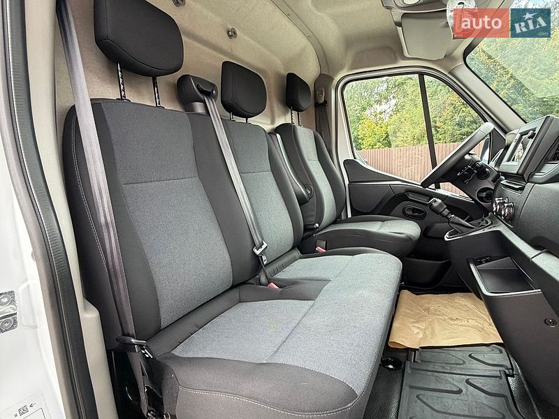 Вантажний фургон Renault Master 2023 в Млиніві