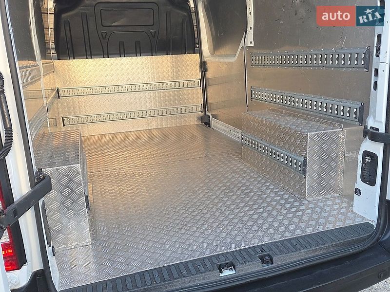 Грузовой фургон Renault Master 2023 в Днепре