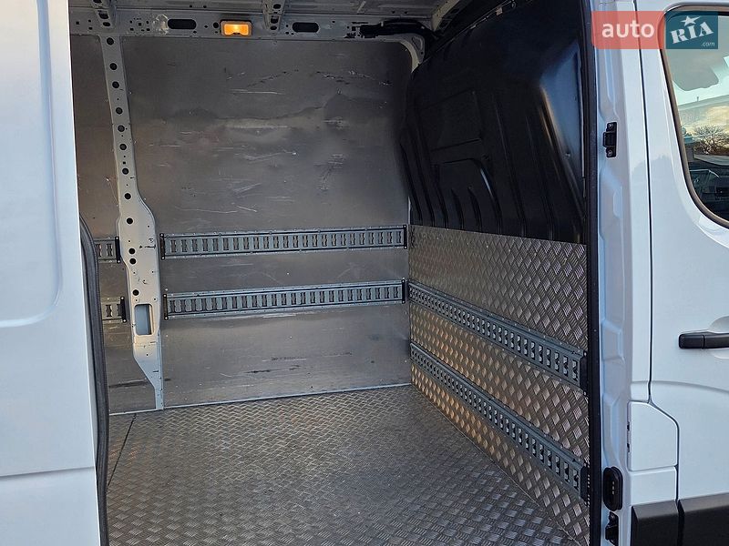 Грузовой фургон Renault Master 2023 в Днепре