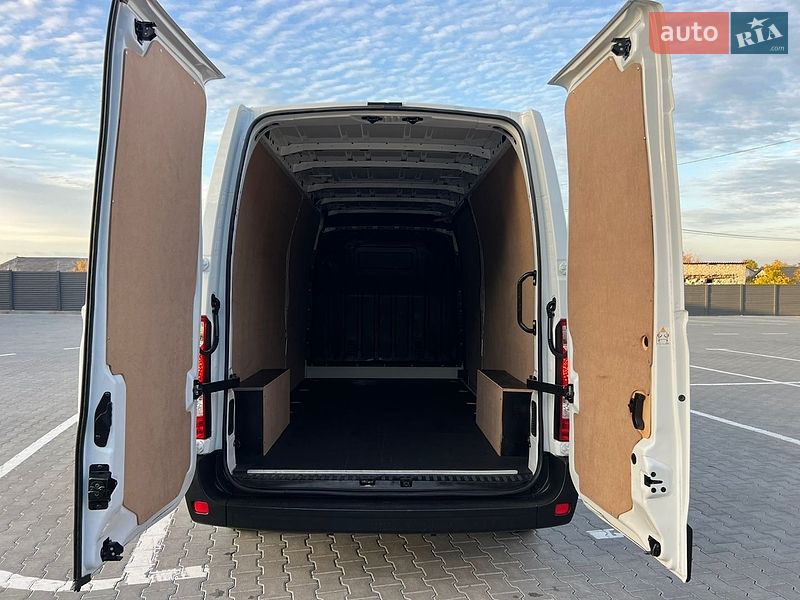 Грузовой фургон Renault Master 2023 в Дубно
