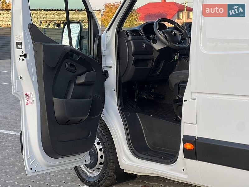 Грузовой фургон Renault Master 2023 в Дубно