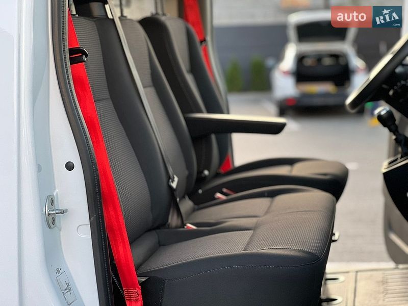 Грузовой фургон Renault Master 2023 в Дубно