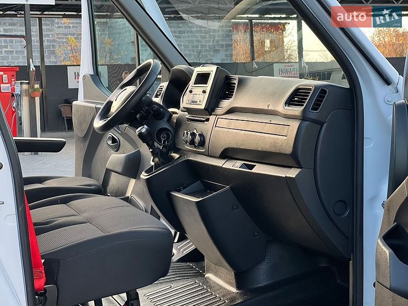 Грузовой фургон Renault Master 2023 в Дубно