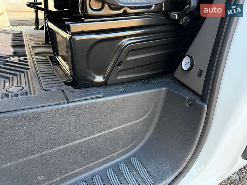 Вантажний фургон Renault Master 2022 в Львові