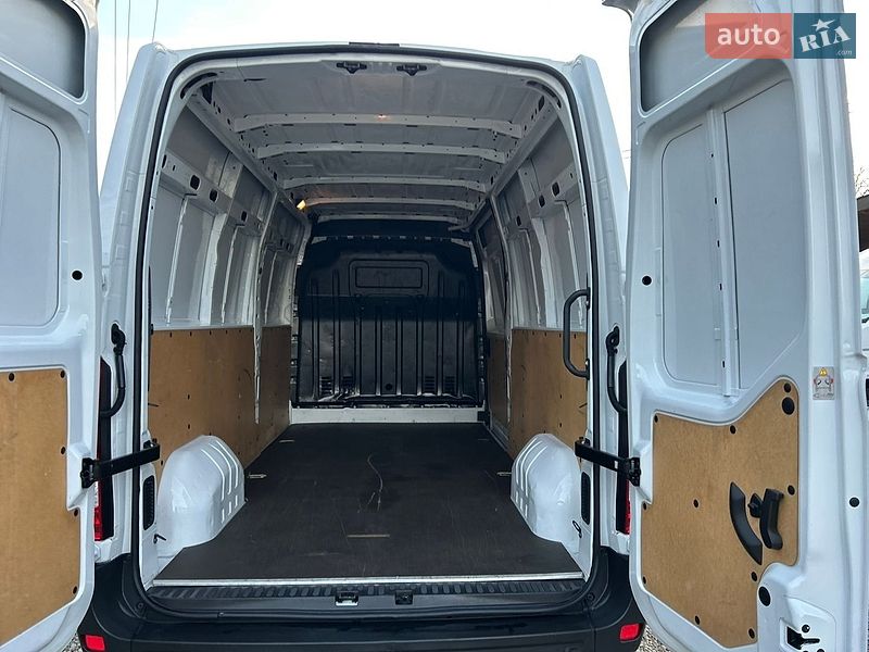 Вантажний фургон Renault Master 2021 в Хусті