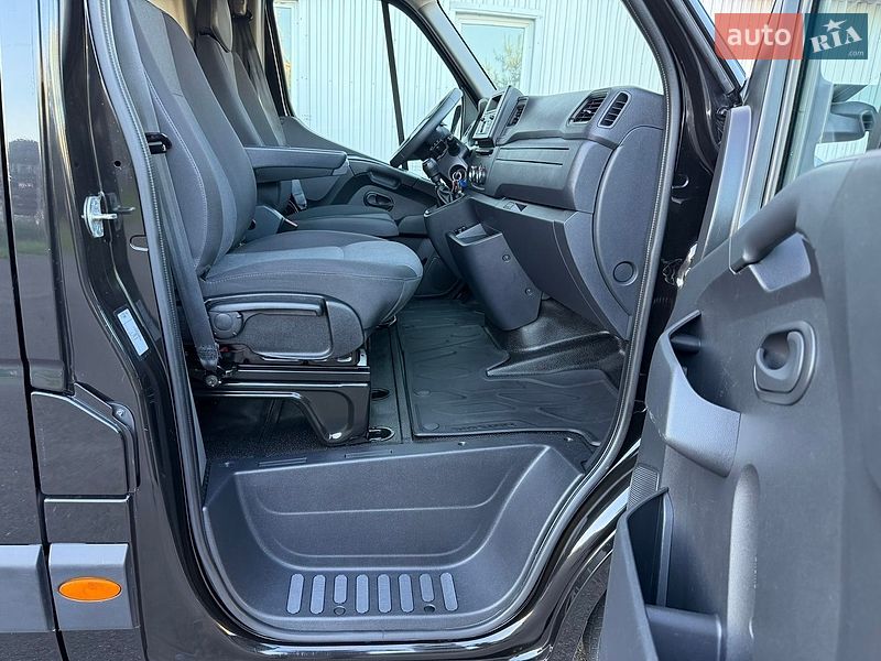 Вантажний фургон Renault Master 2022 в Хмельницькому