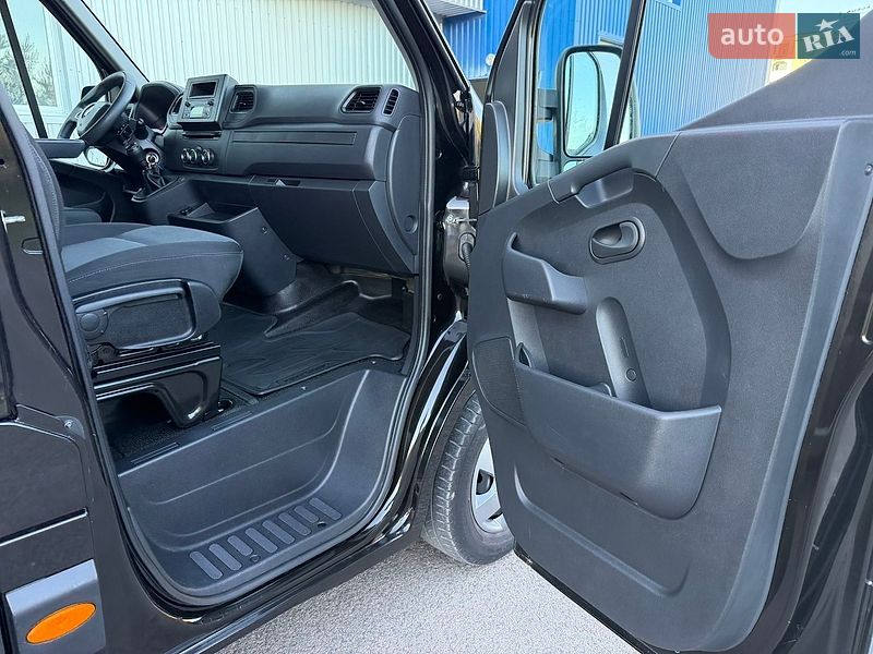 Вантажний фургон Renault Master 2022 в Хмельницькому