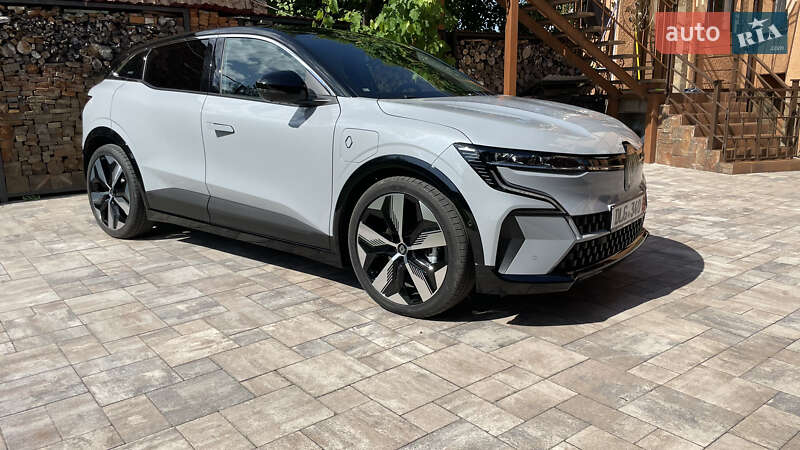 Внедорожник / Кроссовер Renault Megane E-Tech Electric 2022 в Мукачево