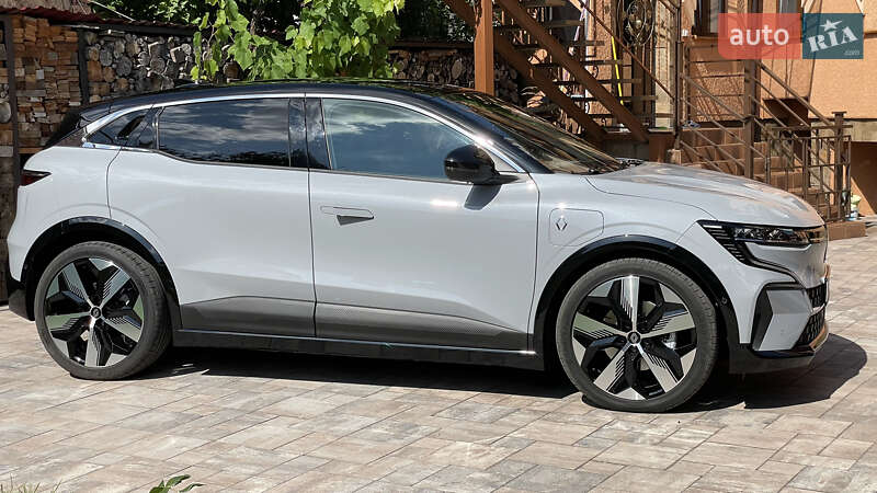 Внедорожник / Кроссовер Renault Megane E-Tech Electric 2022 в Мукачево