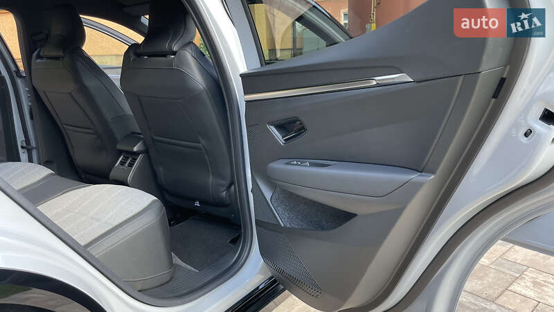 Внедорожник / Кроссовер Renault Megane E-Tech Electric 2022 в Мукачево